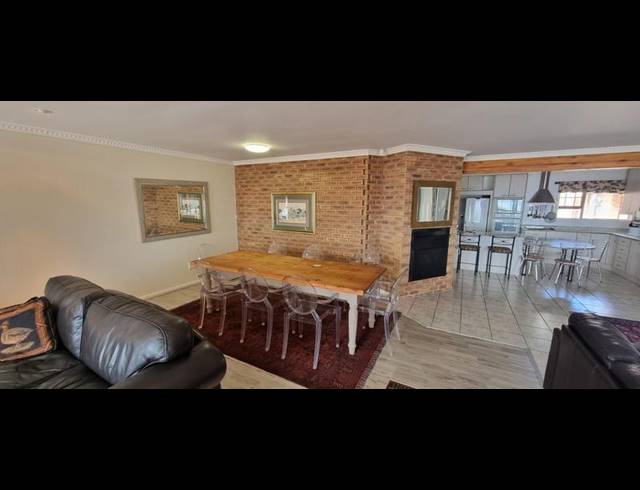 4 BEDROOM HOUSE FOR SALE IN MOSSEL BAY CENTRAL